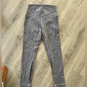 Lululemon Gray Women's High-Waisted leggings